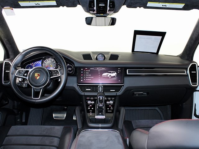 2023 Porsche Cayenne GTS photo 13
