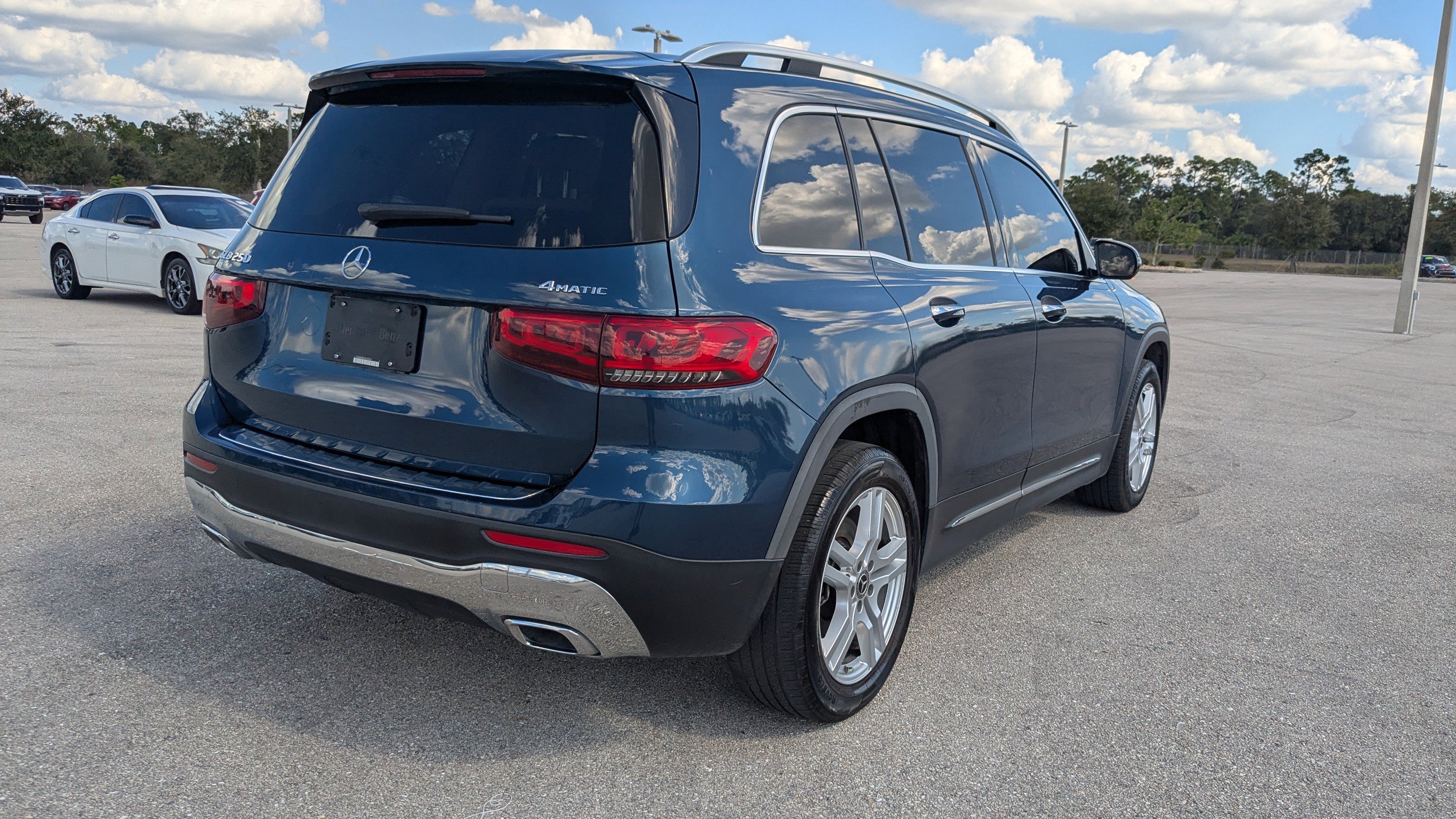 2020 Mercedes Benz GLB 250 4MATIC photo 4