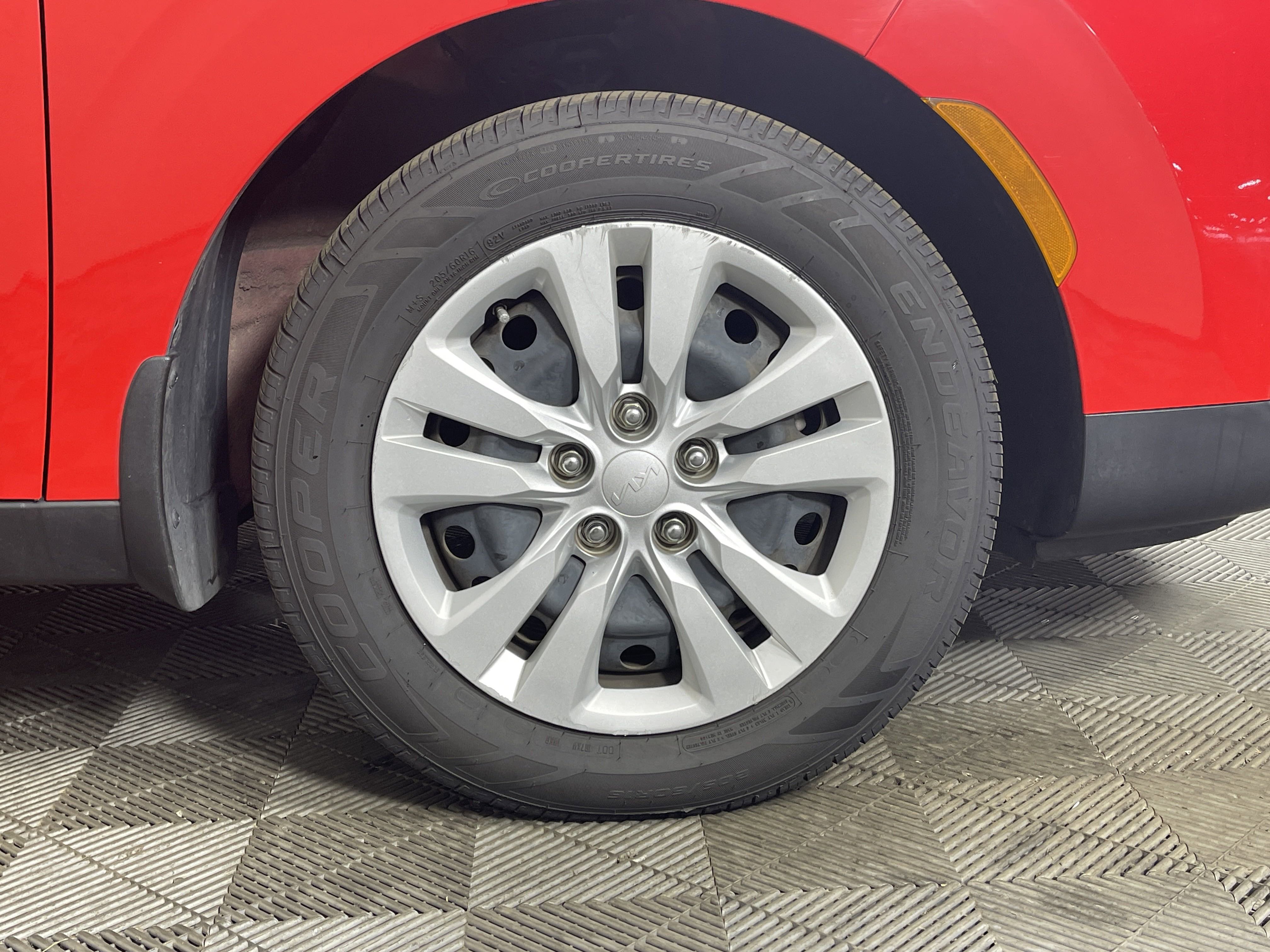 2022 Kia Soul LX photo 4