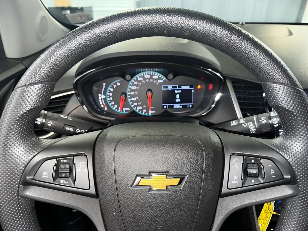 2022 Chevrolet Trax LS photo 5