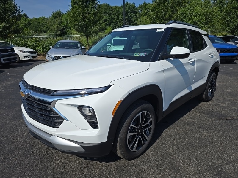 2024 Chevrolet Trailblazer LT photo 3