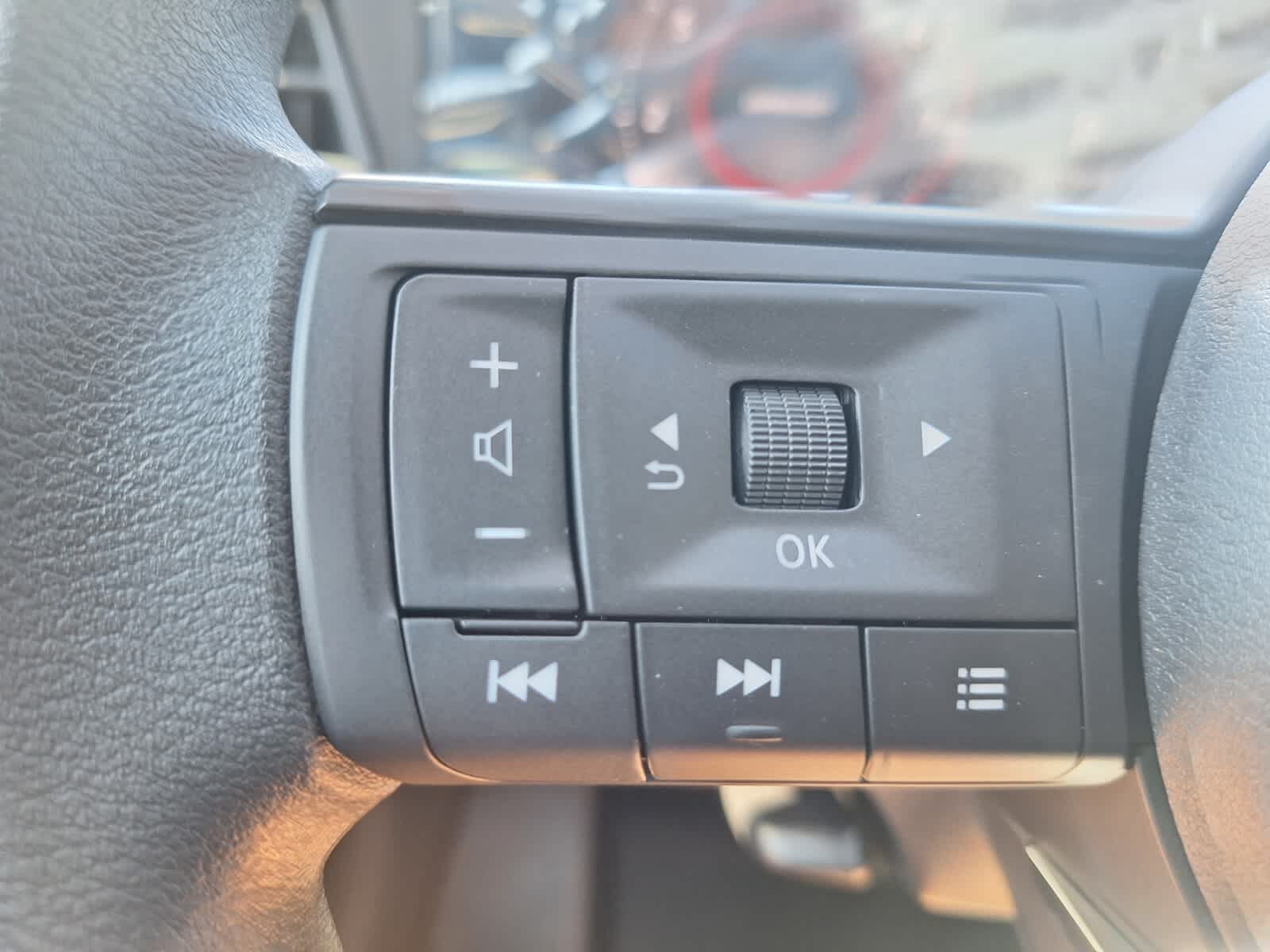 2026 Nissan Kicks SV photo 13