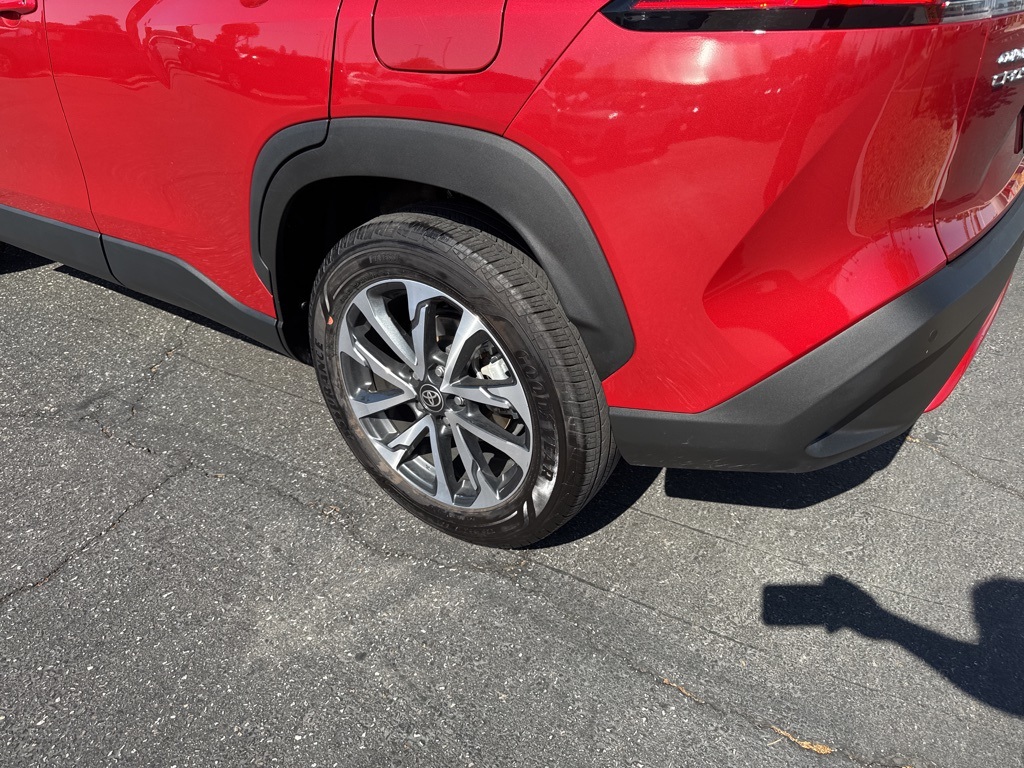 2024 Toyota Corolla Cross XLE photo 9
