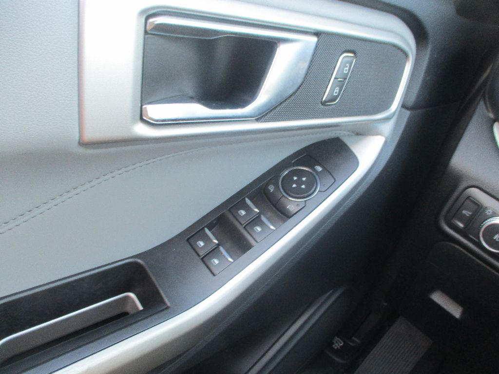 2022 Ford Explorer XLT photo 15