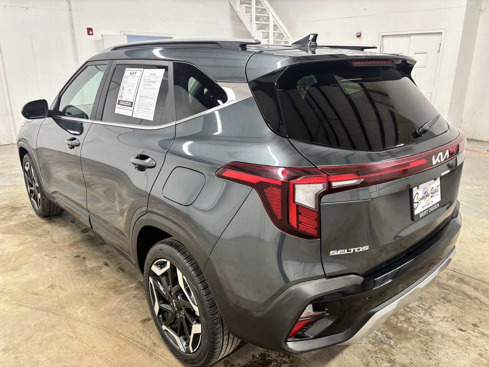 2024 Kia Seltos SX photo 3