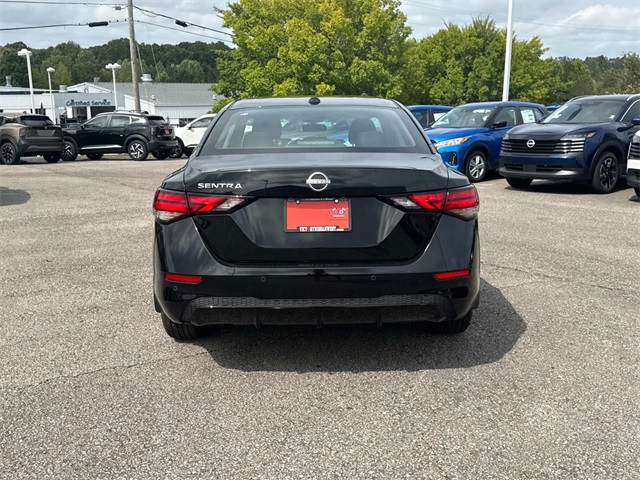 2025 Nissan Sentra SV photo 4