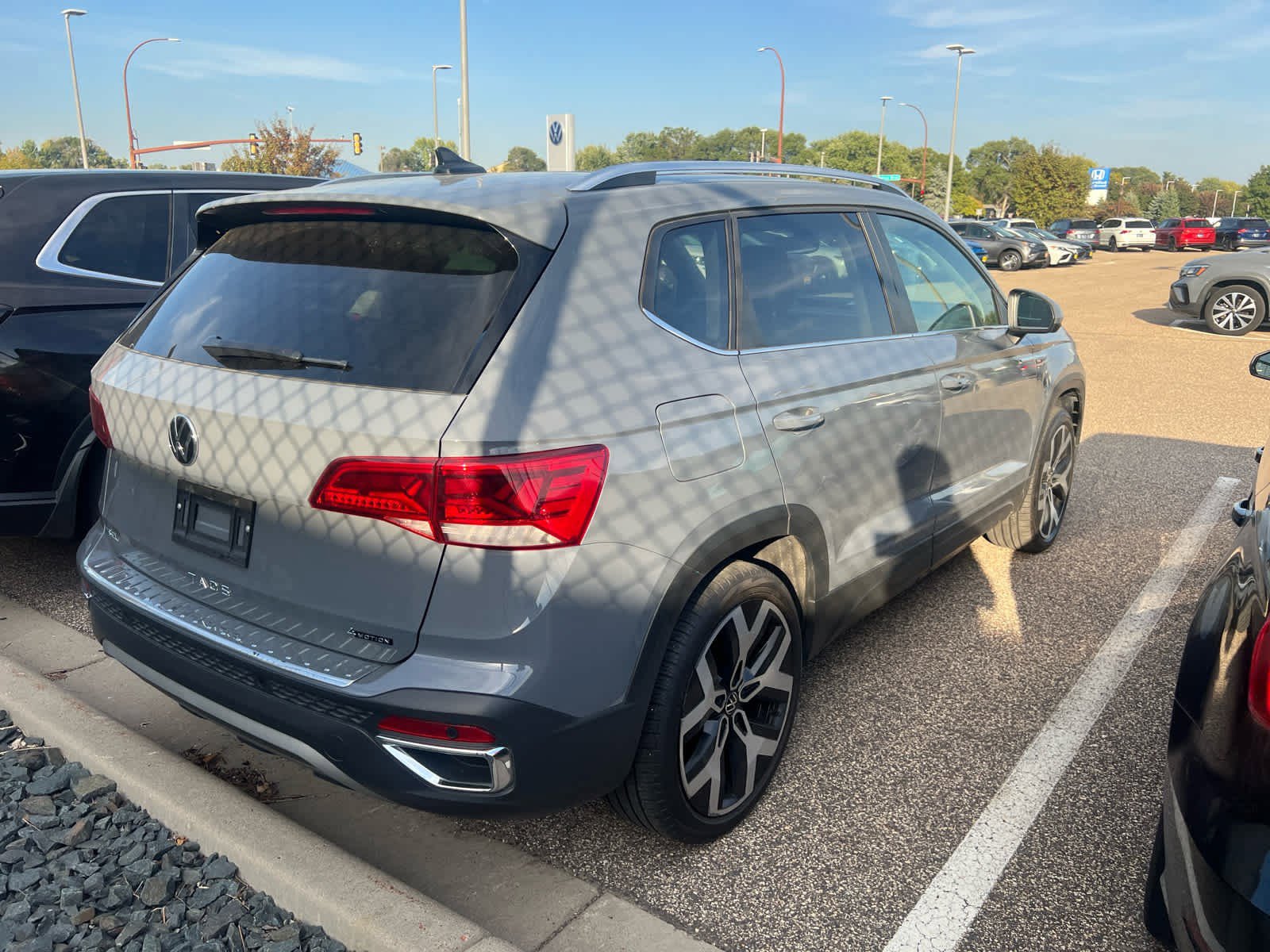 2023 Volkswagen Taos SEL photo 3