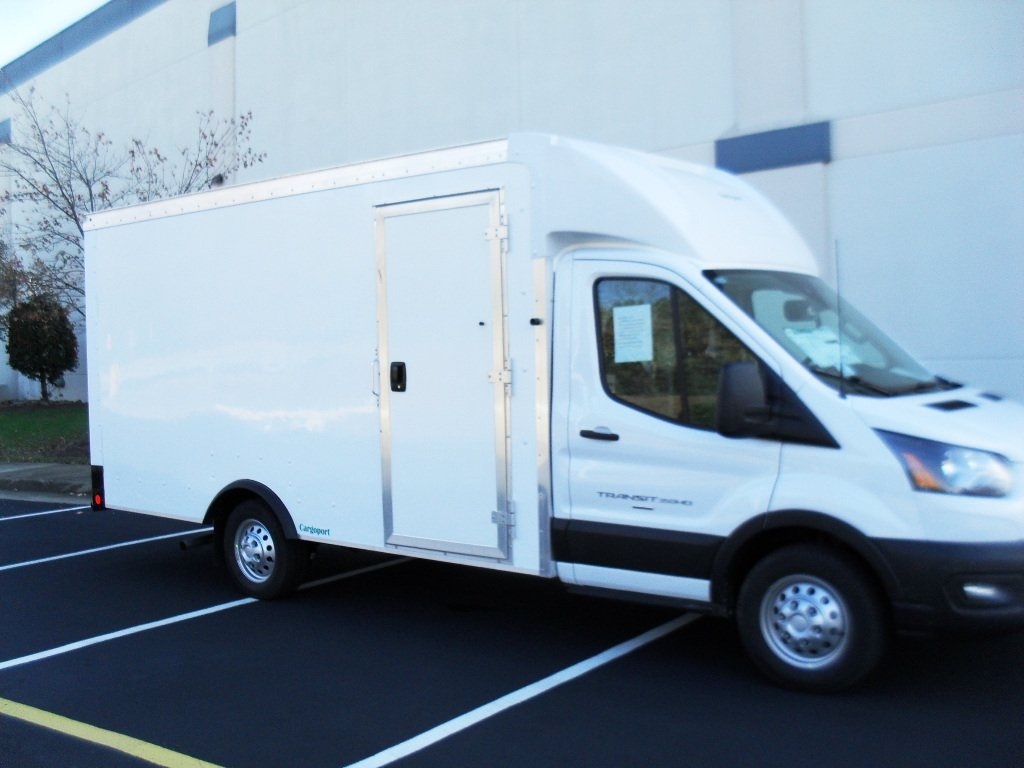 2024 Ford Transit photo 2
