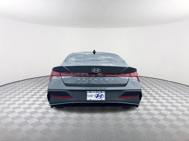 2025 Hyundai Elantra SE photo 6