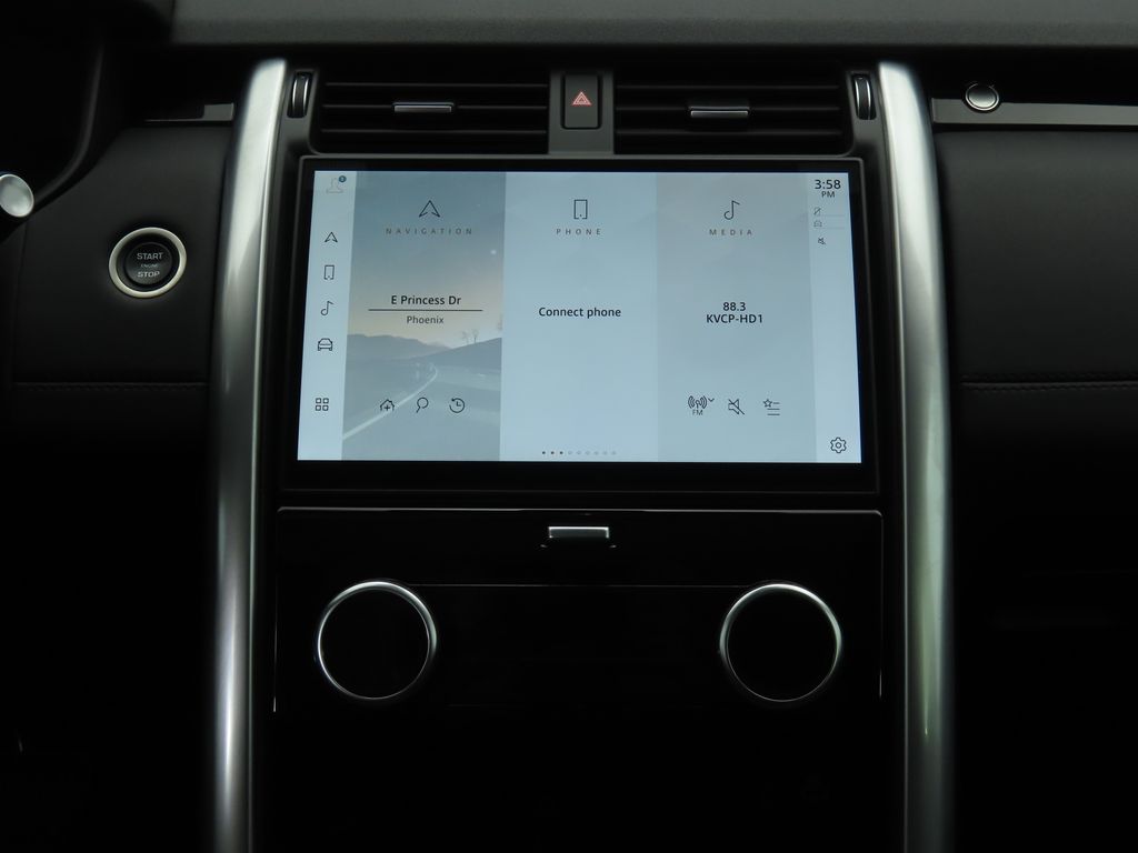 2024 Land Rover Discovery P300 S photo 13