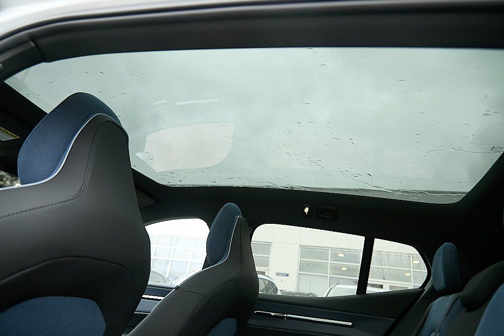 2026 VOLVO EX30 - Image 19