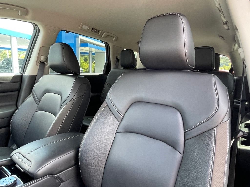 2024 Nissan Pathfinder SL photo 19