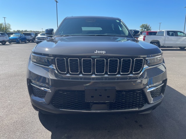 2025 Jeep Grand Cherokee Limited photo 2