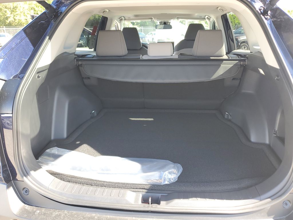 2025 Toyota RAV4 XLE photo 17