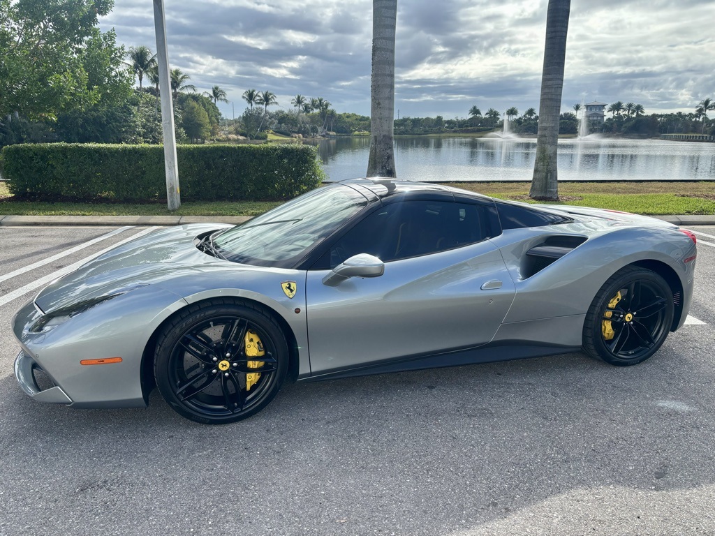 2019 Ferrari 488 Spider photo 2