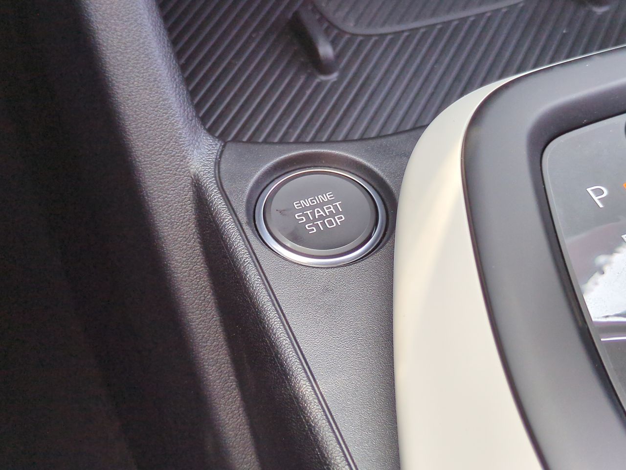2025 Kia K4 GT-Line photo 13