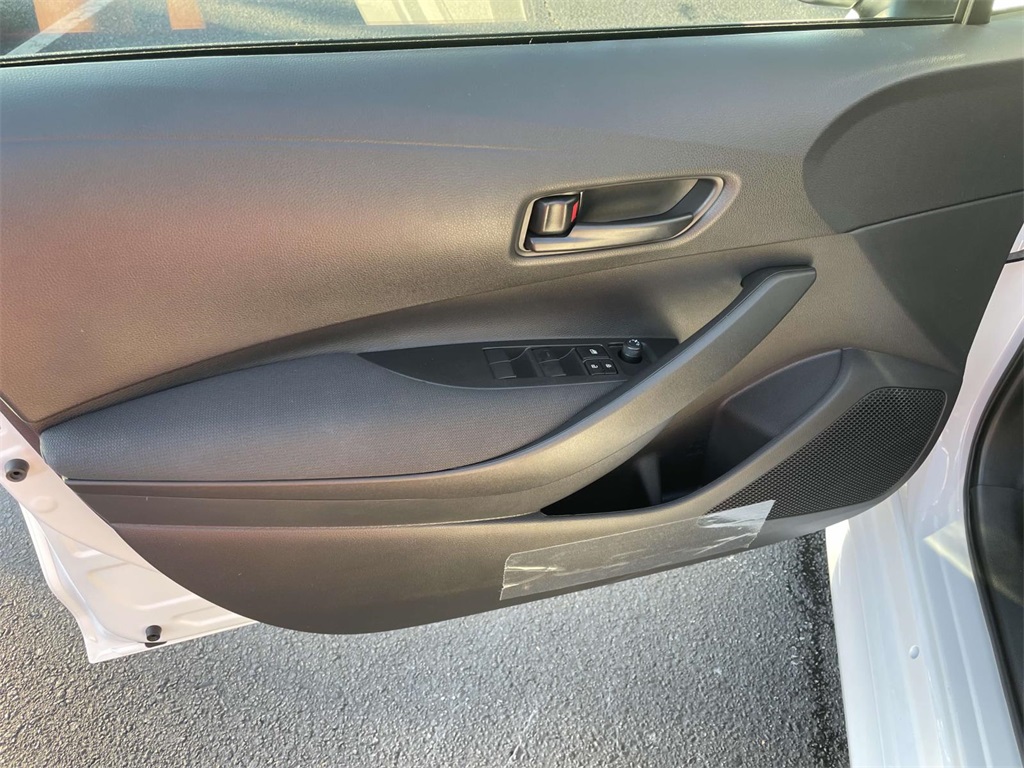 2025 Toyota Corolla LE photo 16
