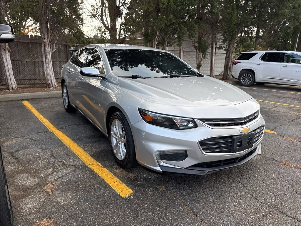 2018 Chevrolet Malibu 1LT photo 2