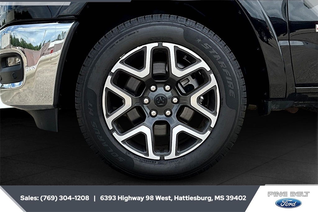 2025 Ram 1500 Laramie photo 7
