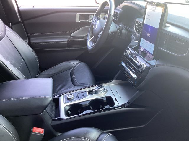 2022 Ford Explorer ST photo 16