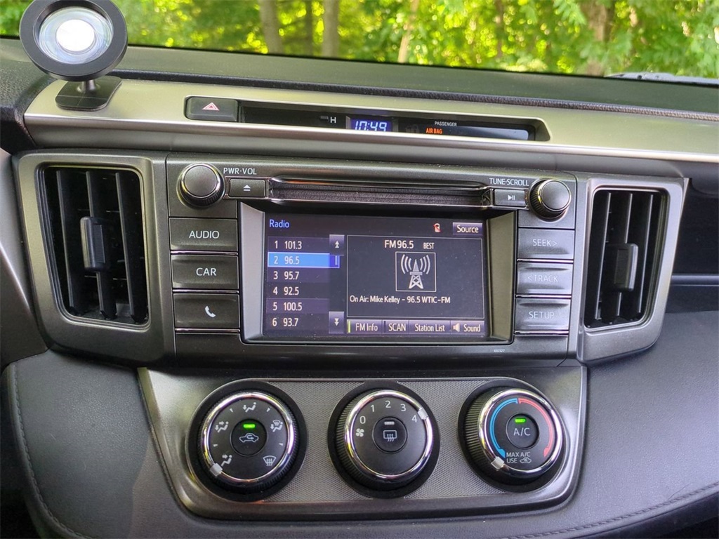 2014 Toyota RAV4 LE photo 17
