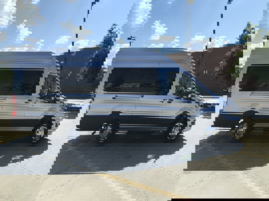 2025 Ford Transit Passenger XLT photo 5