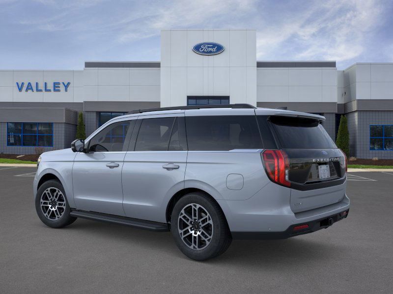 2025 Ford Expedition photo 5