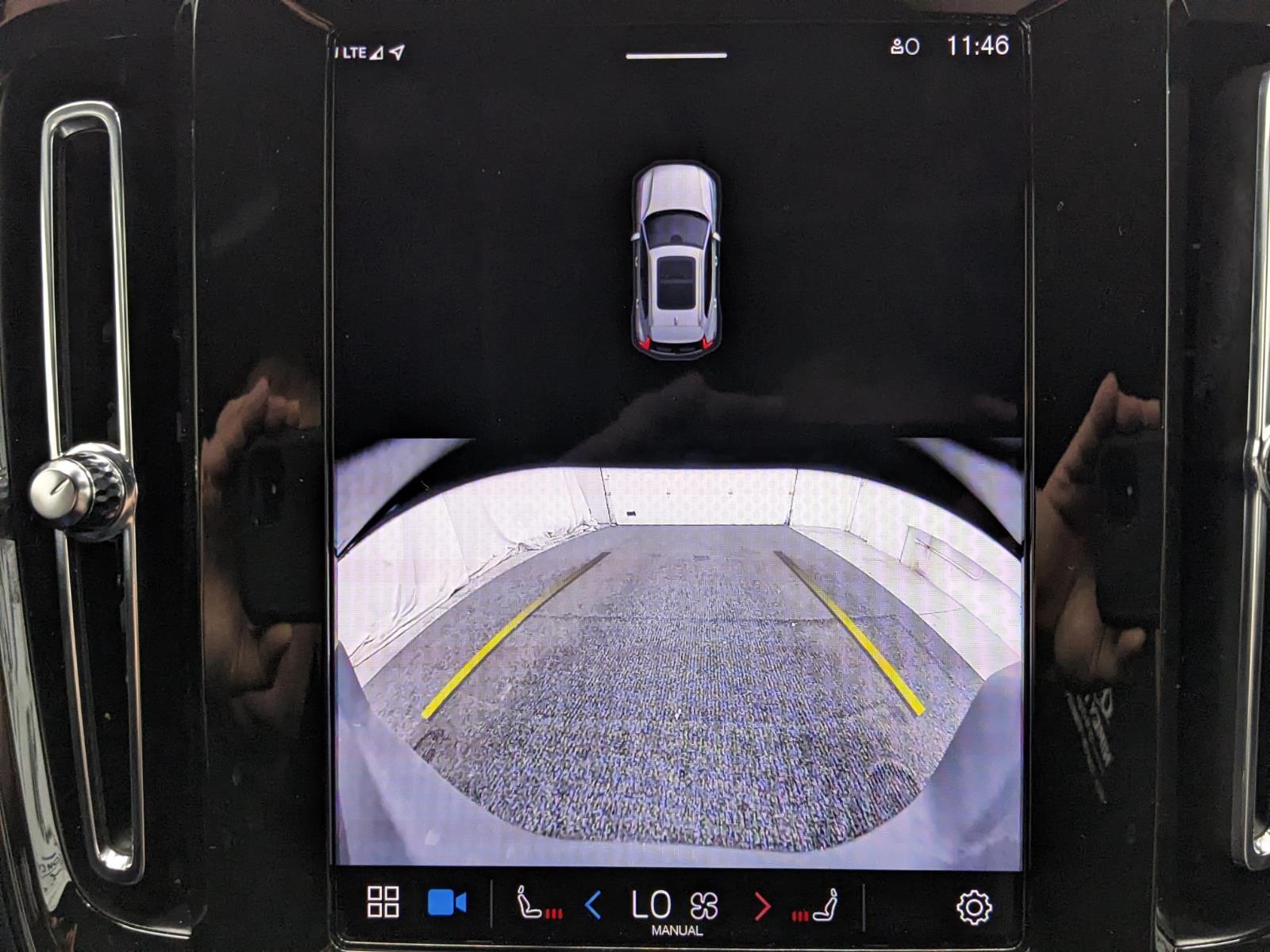 2024 Volvo XC40 Core photo 10