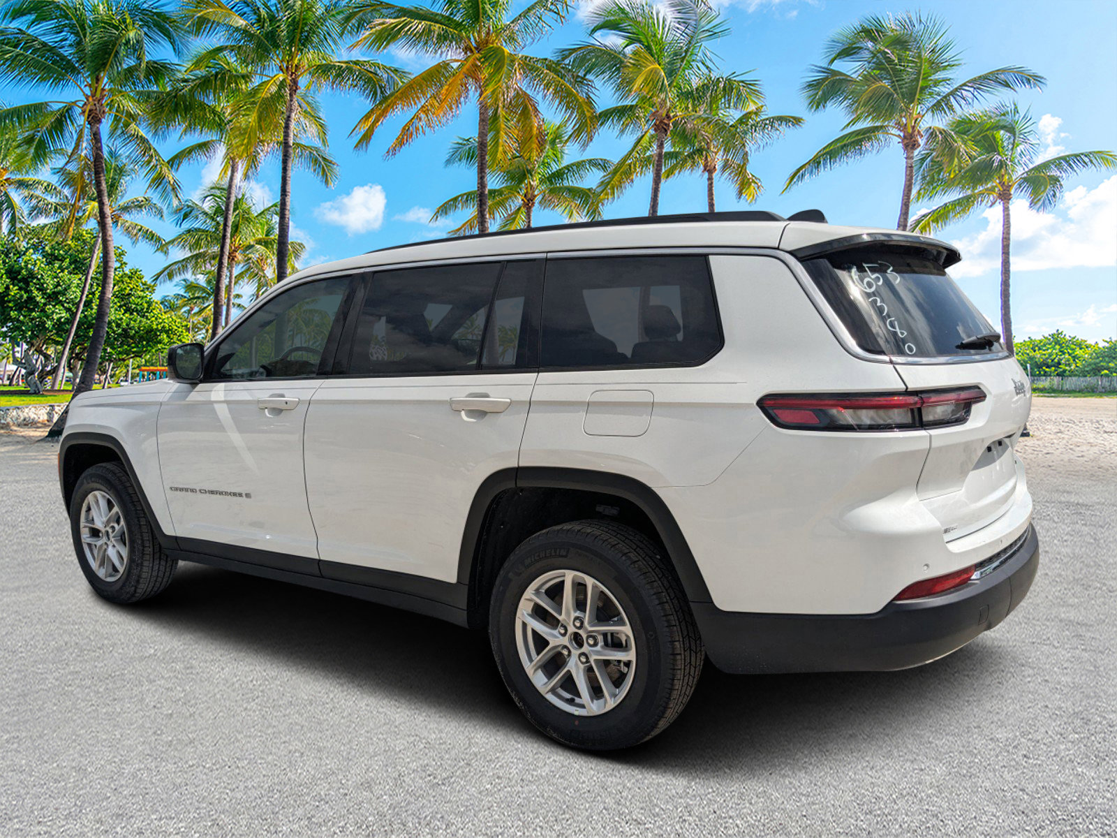 2025 Jeep Grand Cherokee Laredo X photo 4