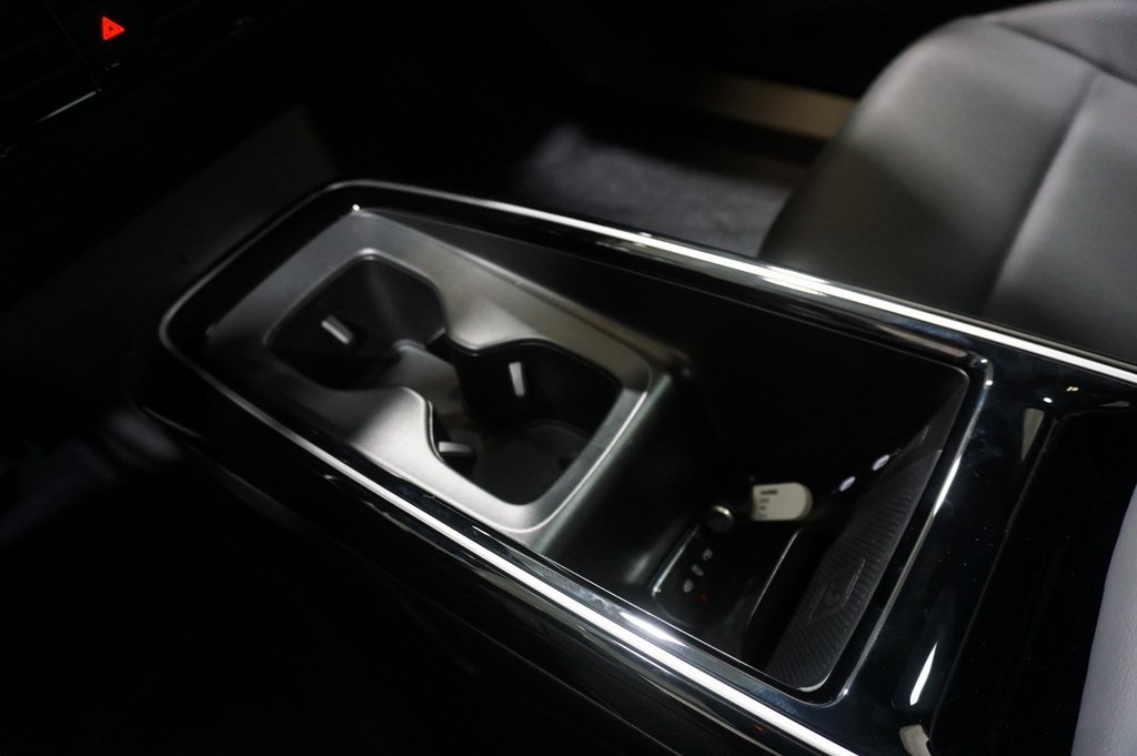 2025 Volkswagen ID.4 Pro Plus photo 21