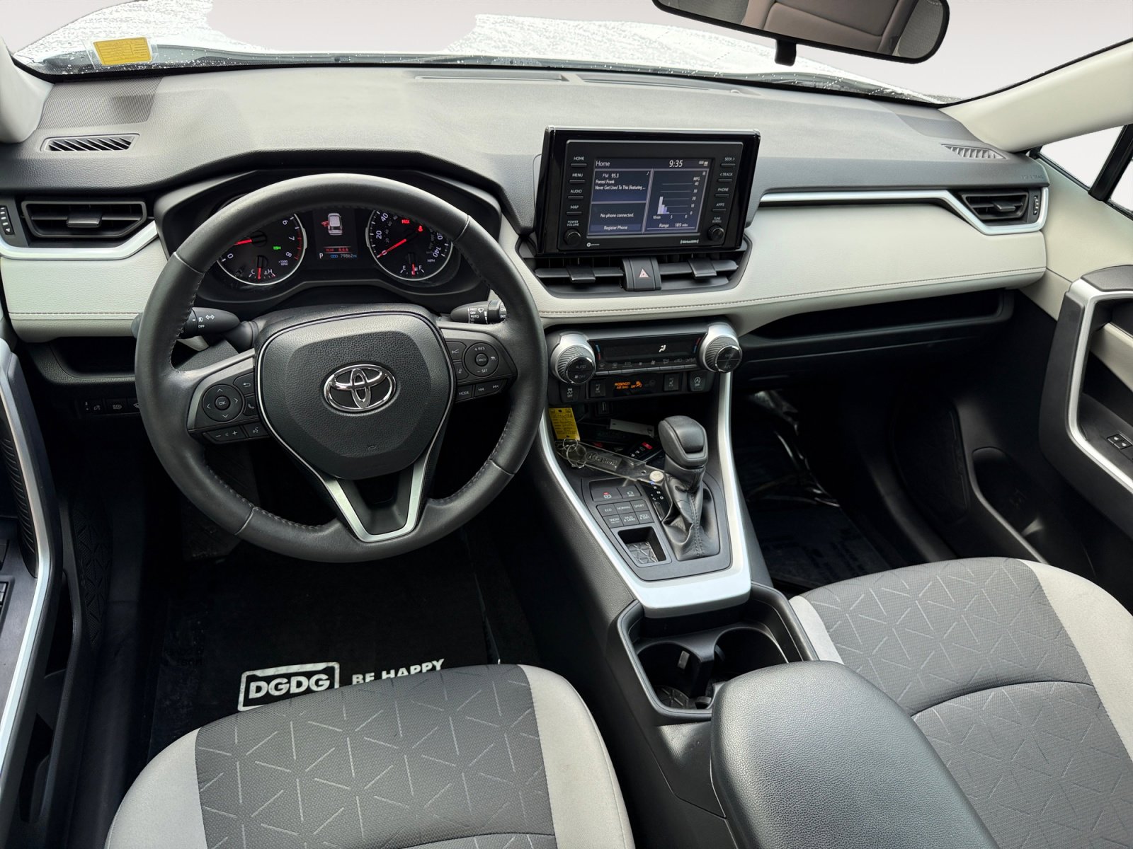 2021 Toyota RAV4 XLE photo 15