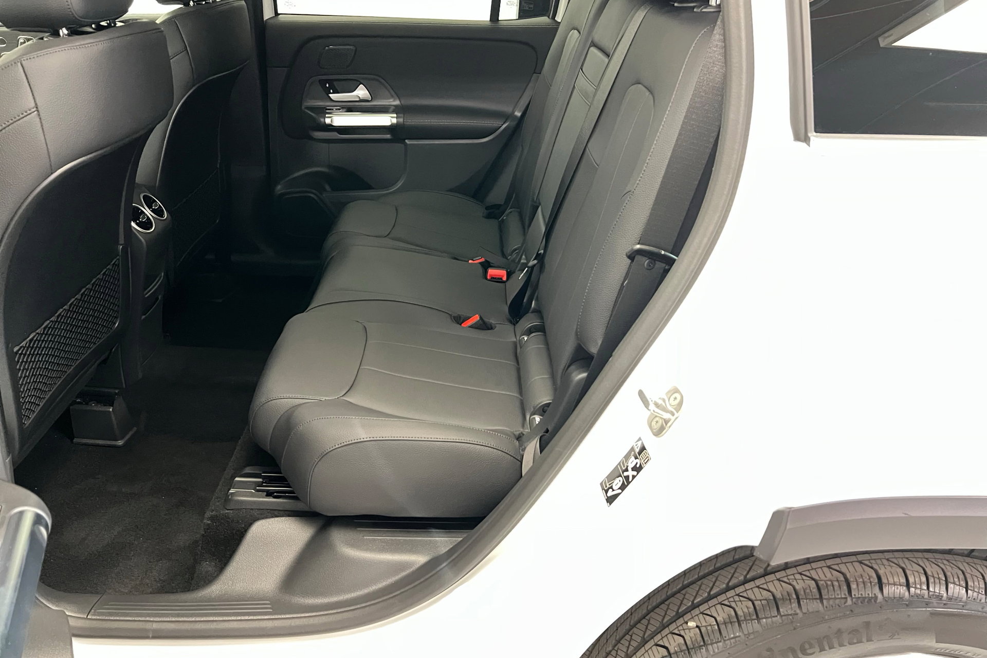 2026 Mercedes Benz GLB 250 4MATIC photo 21