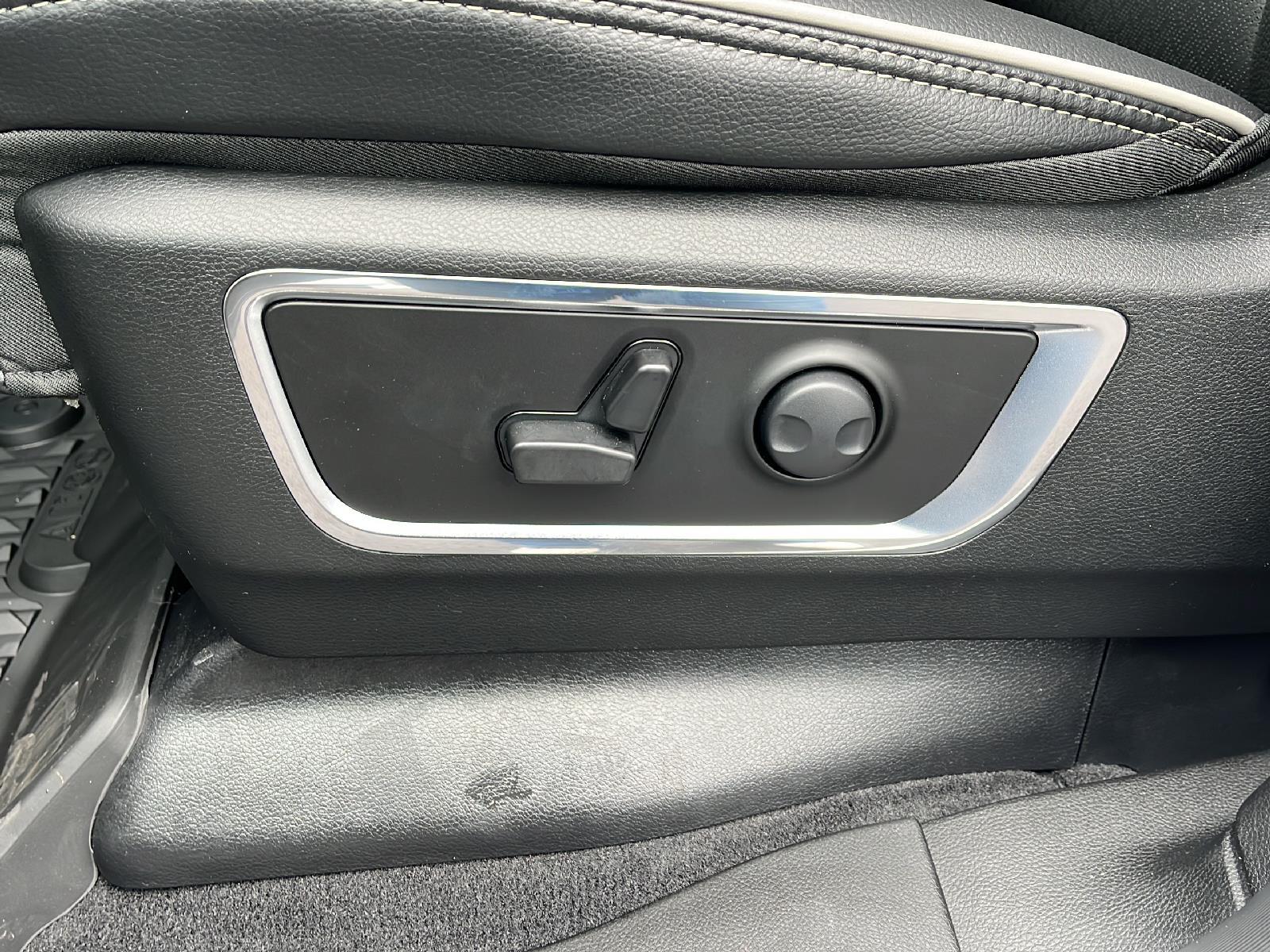 2025 Ram 1500 Laramie photo 8
