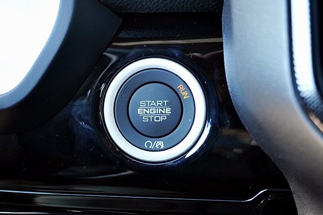 New 2026 Diamond Black Crystal Pearl-Coat Exterior Paint RAM Rebel image 41