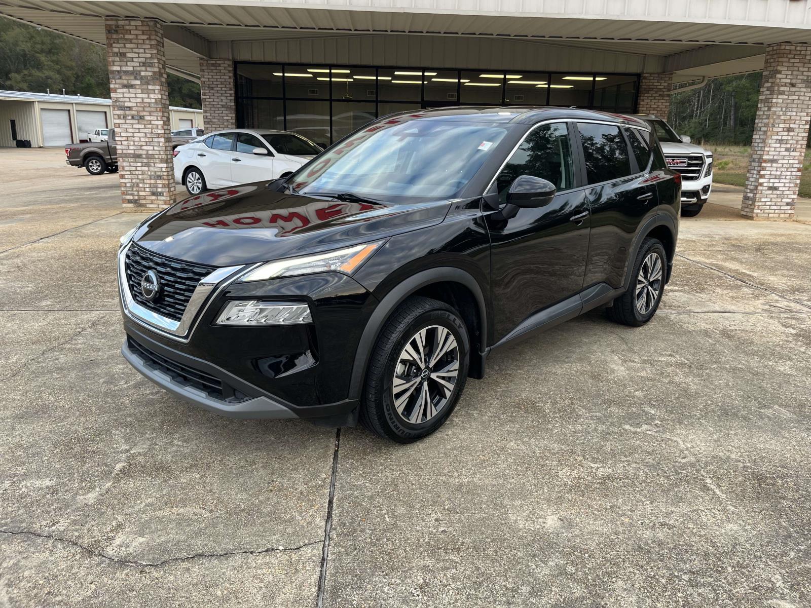 2023 Nissan Rogue SV's photo