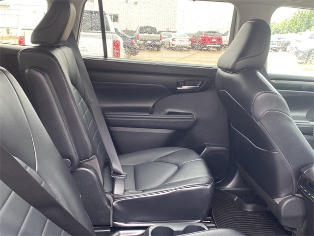 2022 Toyota Highlander XLE photo 14
