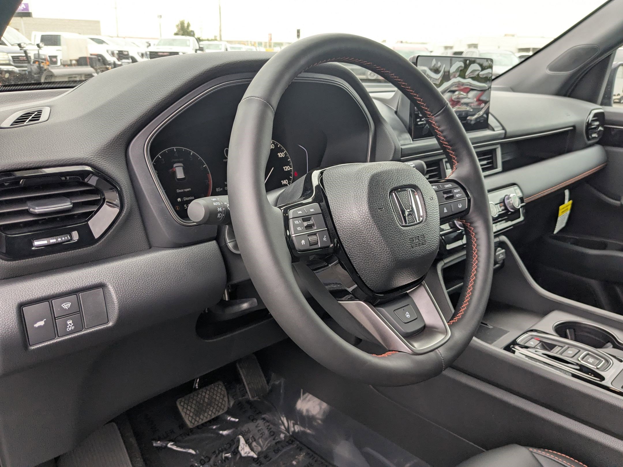 2025 Honda Pilot TrailSport photo 9