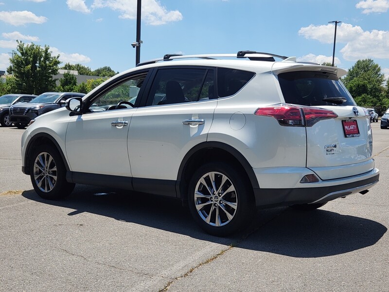 2018 Toyota RAV4 Limited photo 4