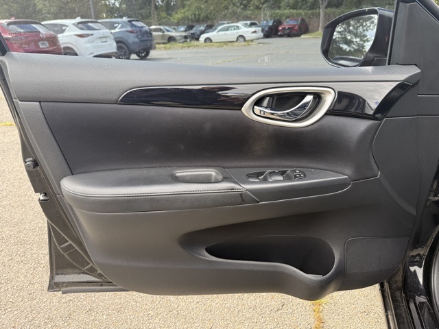 2016 Nissan Sentra SV photo 3