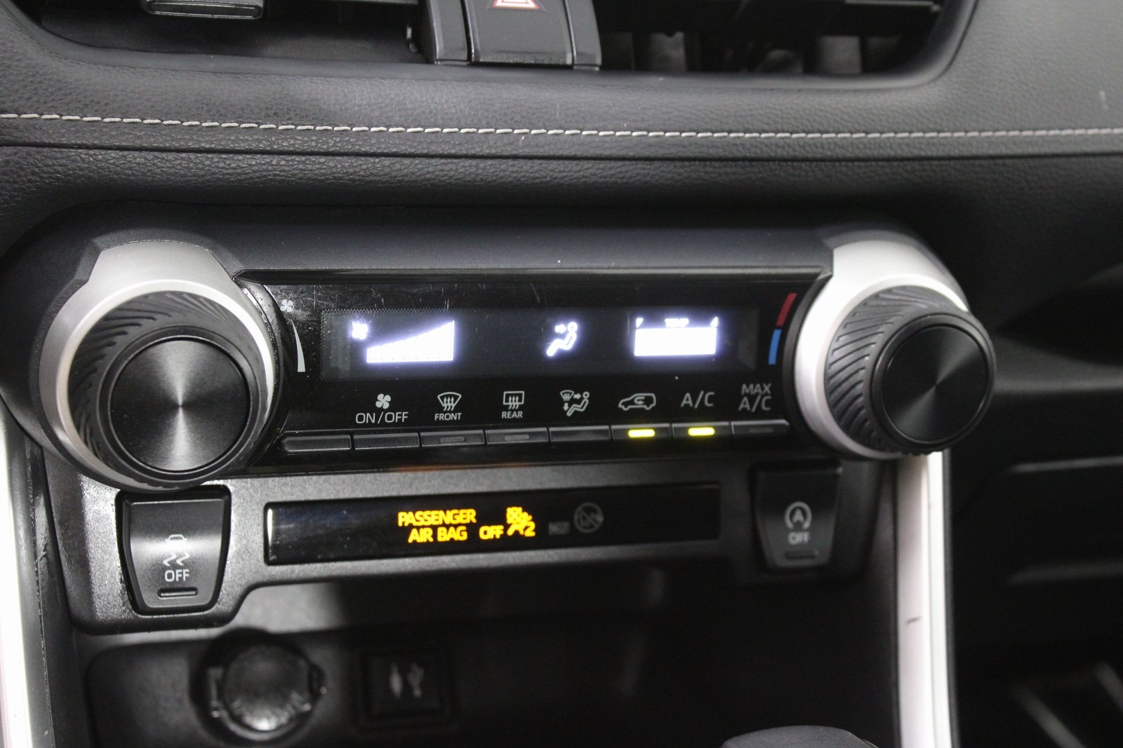 2019 Toyota RAV4 LE photo 18