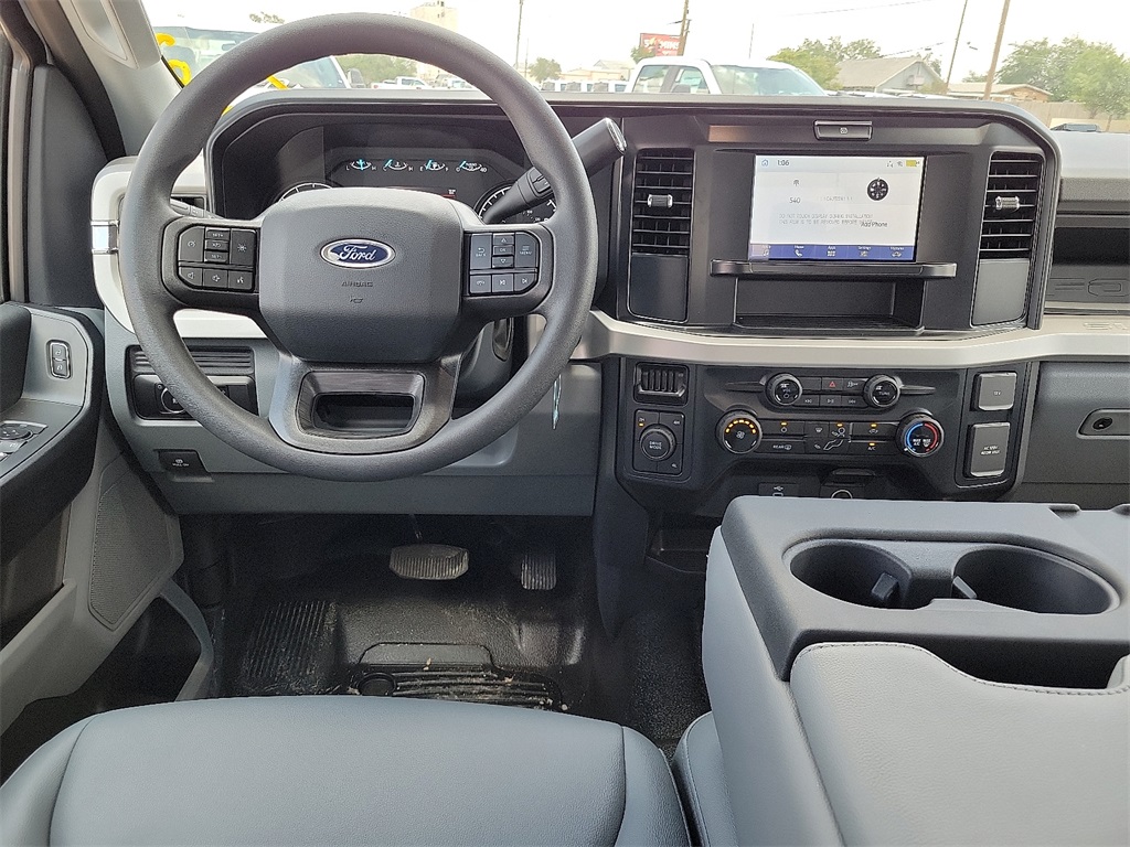 2025 Ford F-350 photo 17