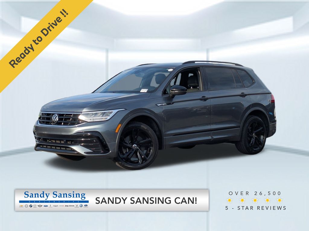 2023 Volkswagen Tiguan SE R-LINE BLACK's photo