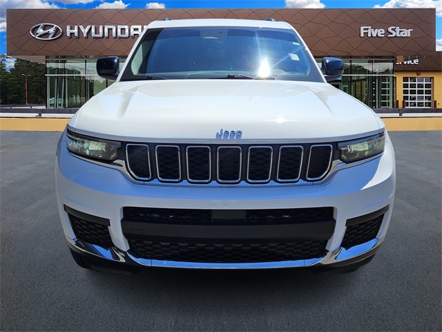 2023 Jeep Grand Cherokee Laredo photo 2
