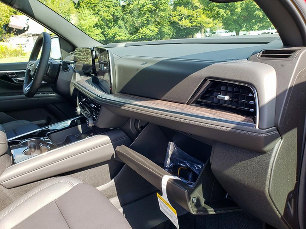 2026 Chevrolet Tahoe Z71 photo 32