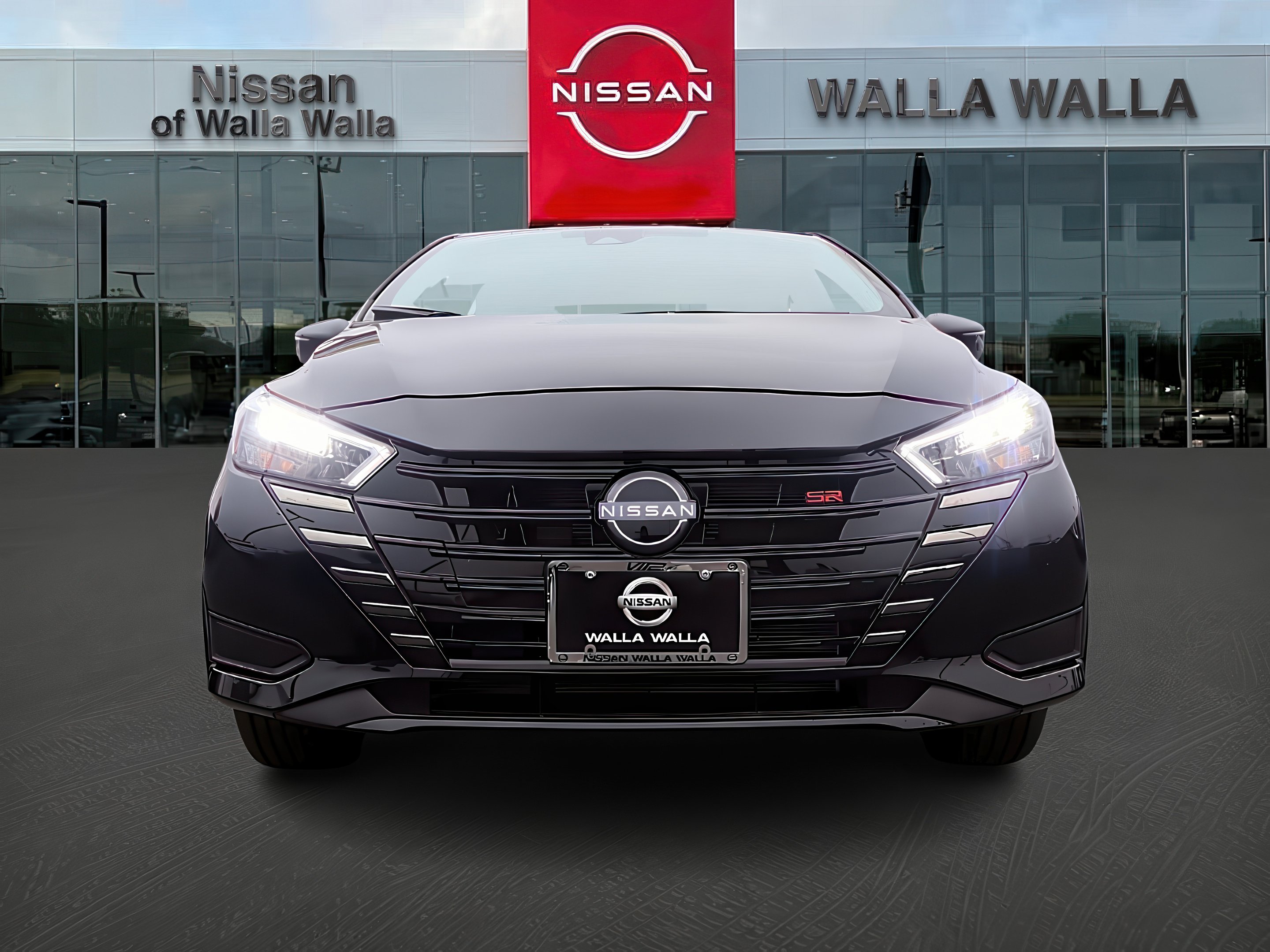 2025 Nissan Versa SR photo 2