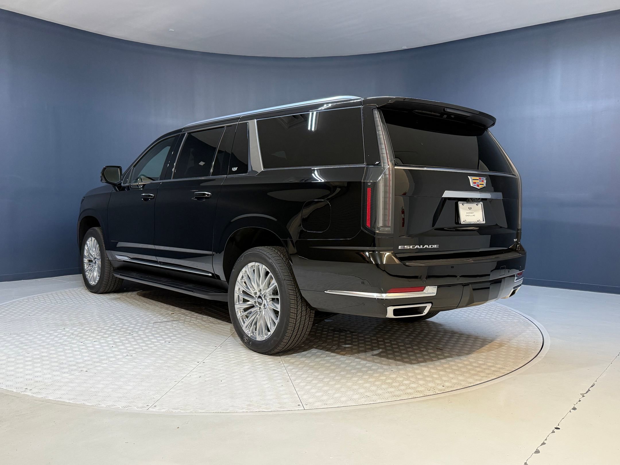 2025 Cadillac Escalade ESV Premium Luxury photo 3