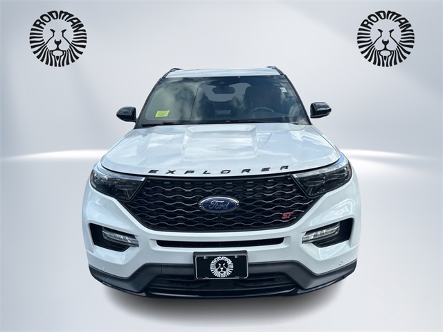 2020 Ford Explorer ST photo 2