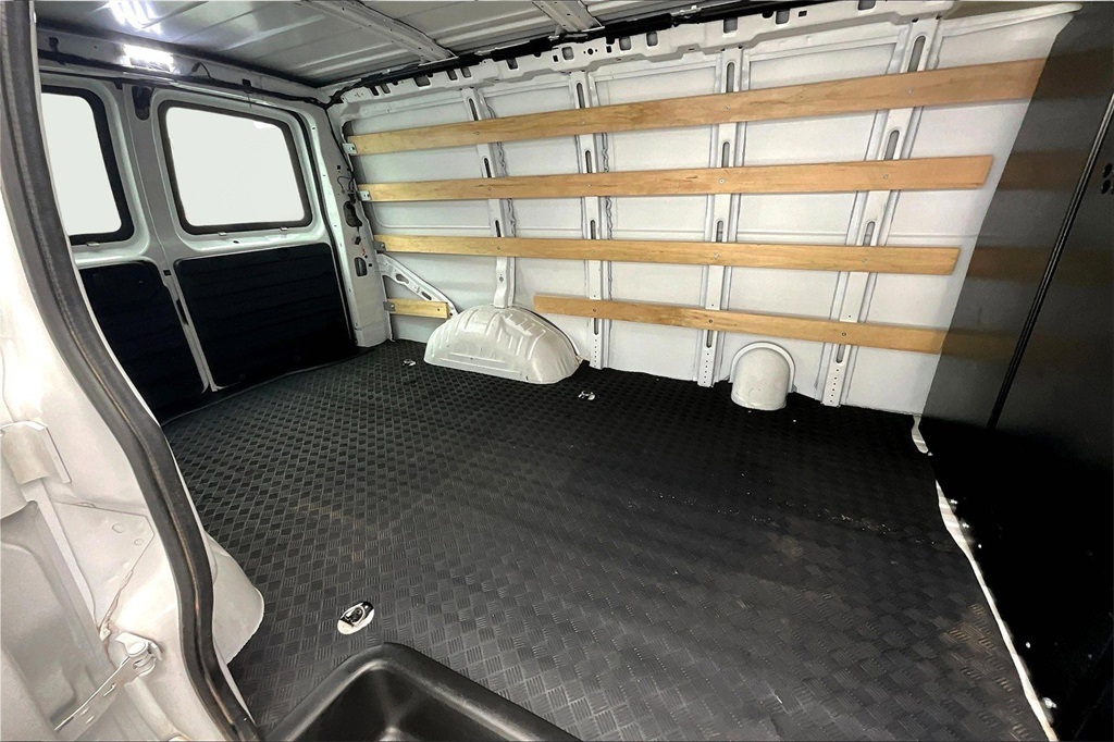 2023 Gmc Savana 2500 Cargo photo 17