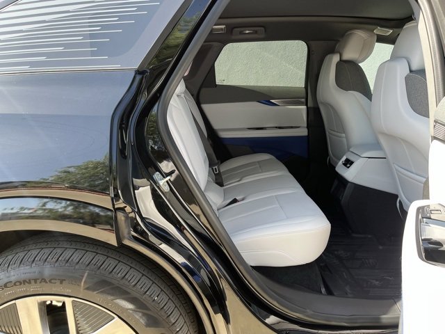 2025 Cadillac Optiq Luxury Sport photo 22