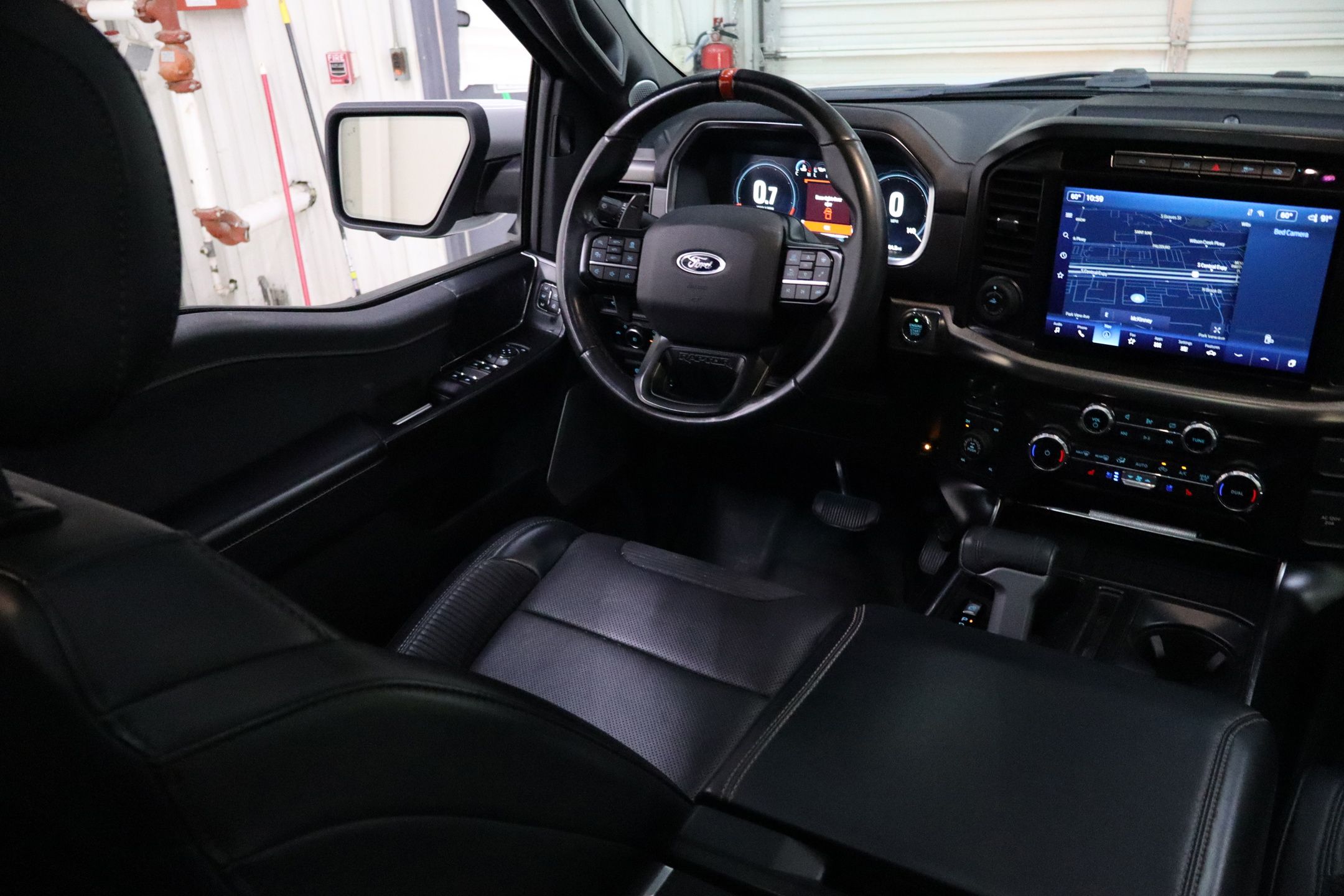 2023 Ford F-150 Raptor photo 28